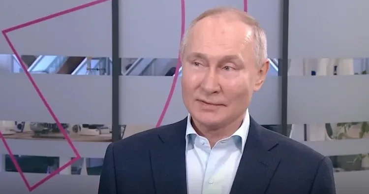 Putin “kiməsə yumruq vurmaq” istəyindən danışdı