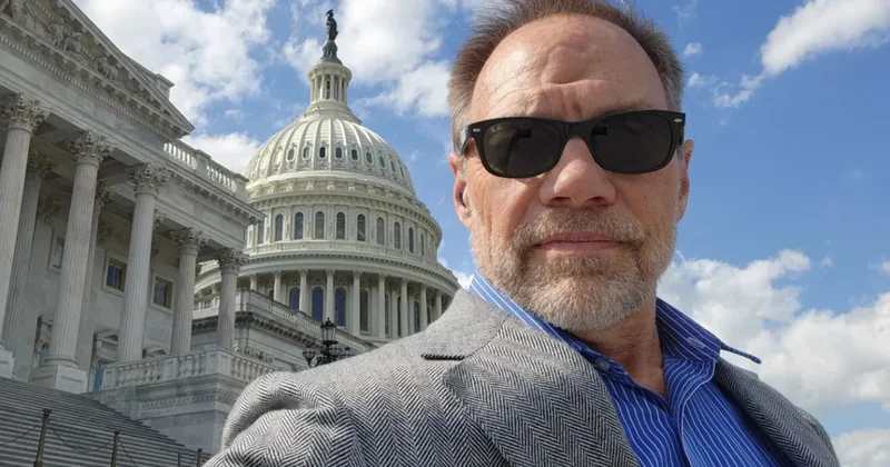 США дают Украине истекать кровью, а не победить Экс глава ЦРУ