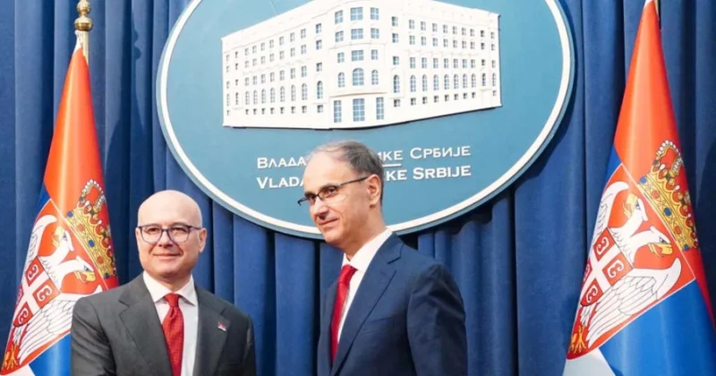 Serbiyanın sabiq və yeni Baş nazirləri ölkədəki siyasi və iqtisadi vəziyyəti müzakirə ediblər