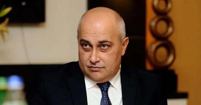 “...Abbasov millinin baş məşqçisidi, gənc futbolçunu bizə verməlisən” belə demək olmursa...
