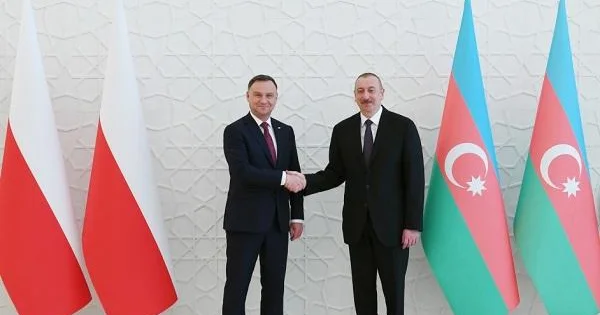İlham Əliyev Dudanı təbrik etdi