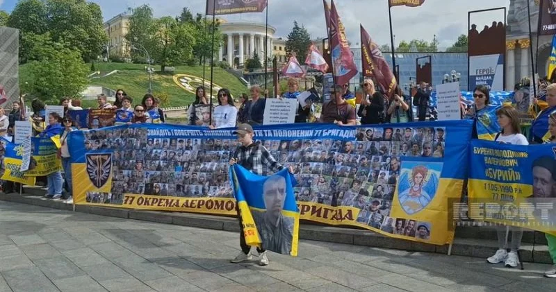 Kiyevdə itkin və əsir düşən hərbçilərin yaxınlarının aksiyası başlayıb