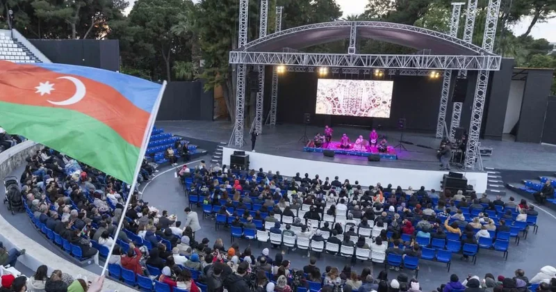 В Измире проходят Дни Азербайджана по случаю 40 летия побратимства с Баку