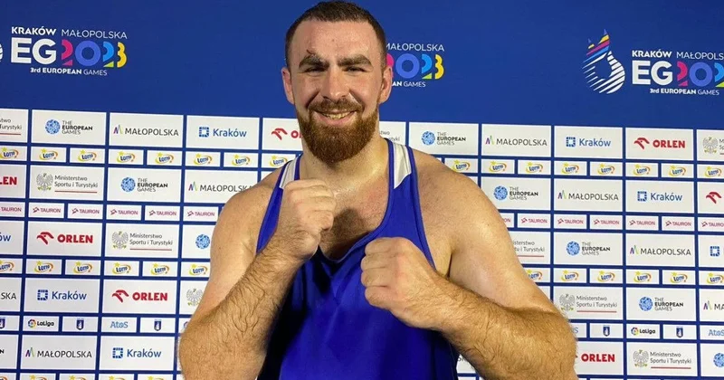 Азербайджанский боксер одержал победу над россиянином в Калининграде ВИДЕО