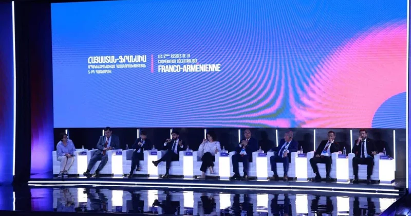 Франция превращает Армению в плацдарм для провокаций
