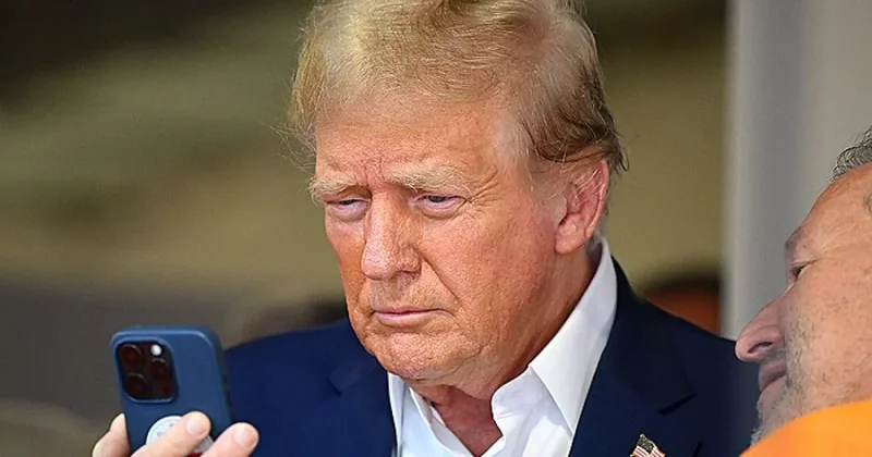 СМИ: Трамп разговаривает с главами государств по личному телефону