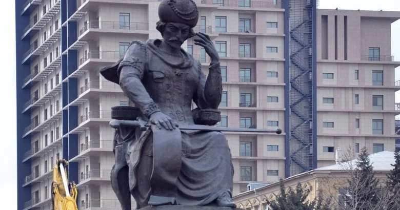 “Dil uzadanlarla elə davranılmalıdır ki, bir daha hədlərini aşmağa cəsarət etməsinlər”