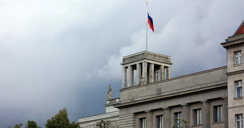 Всех российских дипломатов предложили выслать из Германии