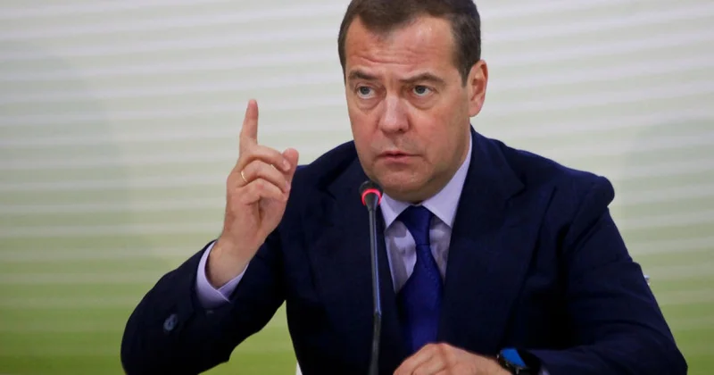 Sülhün əldə olunması üçün danışıqlara ehtiyac yoxdur Medvedev