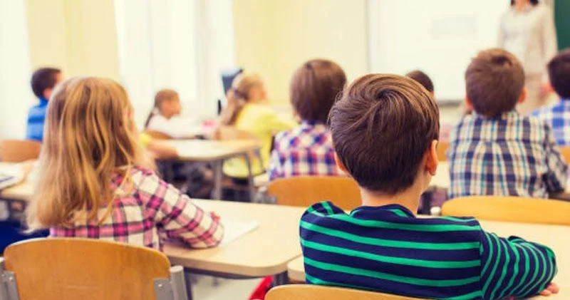 Oxumayan şagirdləri 9 cu sinifə necə gətirirlər? Ekspertdən maraqlı AÇIQLAMA