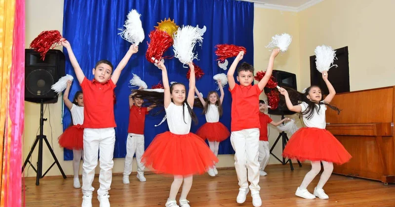 “Hər birimiz bir çiçək” Beynəlxalq Uşaq Günündə multikultural dəyərlərə səyahət