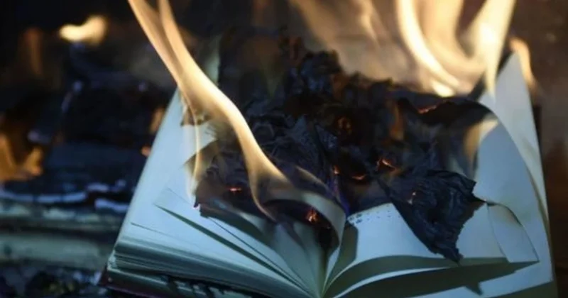 Avropada islamofobiya: Fransada Quran yandırıldı