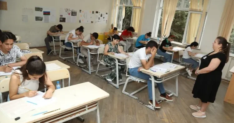 İmtahanlarda qayda pozan nəzarətçilərin sayı açıqlandı