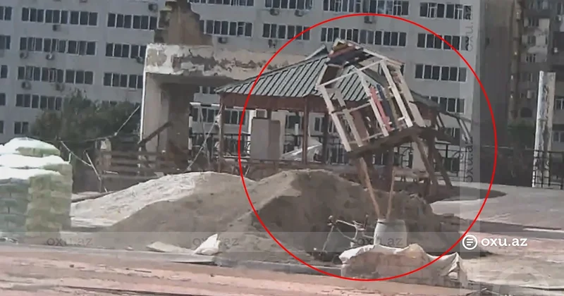 Bakıda yaşayış sahəsində TƏHLÜKƏ: Külək əyləncə avadanlığını oyuncaq qutu kimi aşırdı