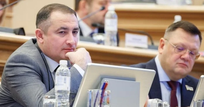 Azərbaycanlı deputat qalmaqallı çıxışdan sonra ölkədən qaçıb