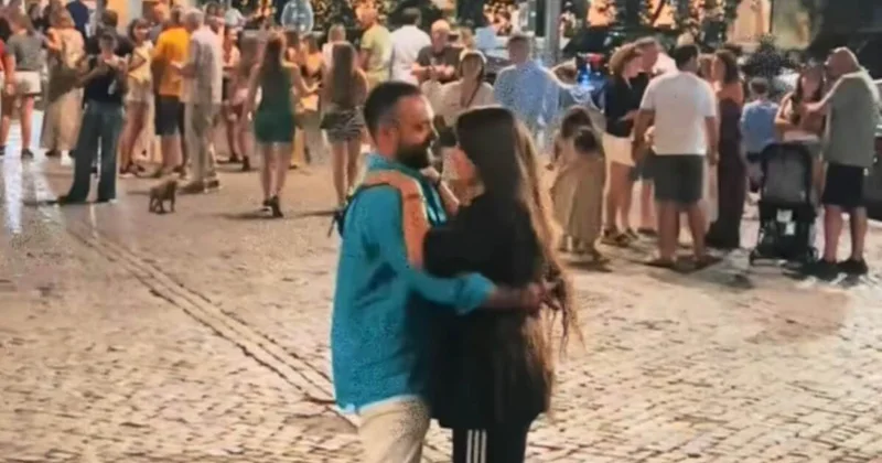 Azadla xanımı İtaliyada meydanda belə rəqs etdi