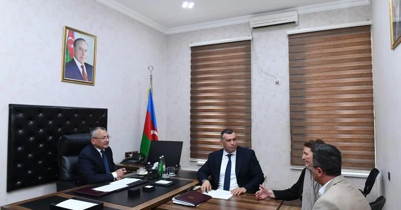 Rövşən Rzayev vətəndaş qəbulu keçirib