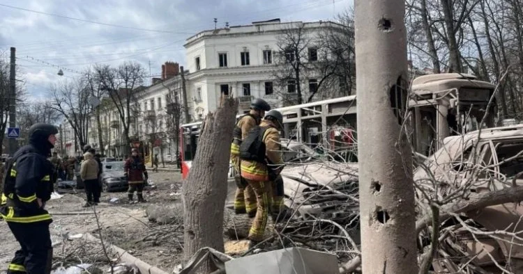 Rusiya Sumiyə vəhşicəsinə hücum etdi, ölənlər var Zelenski