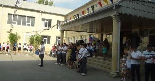 Dərs yükü ağır, imtahan çətin… Ekspertlər təklif verdi