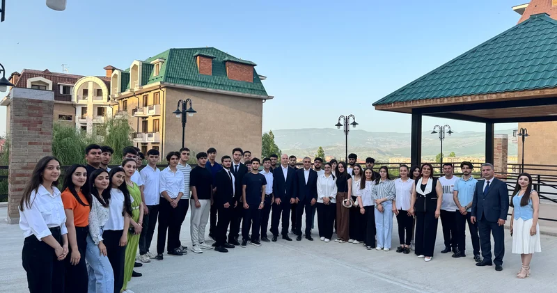 Elxan Nəcəfov Qarabağ Universitetində təhsil alan naxçıvanlı tələbələrlə görüşdü FOTOLAR
