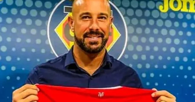 Pepe Reyna məşqçiliyə başladı