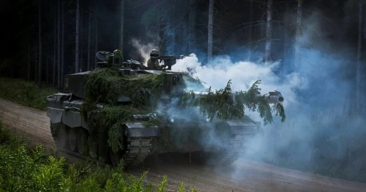 Britaniya Rusiya sərhədinə ağır tanklar yerləşdirib