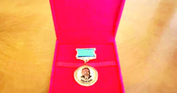 Azərbaycanlı şair “Abay medalı”na layiq görülüb