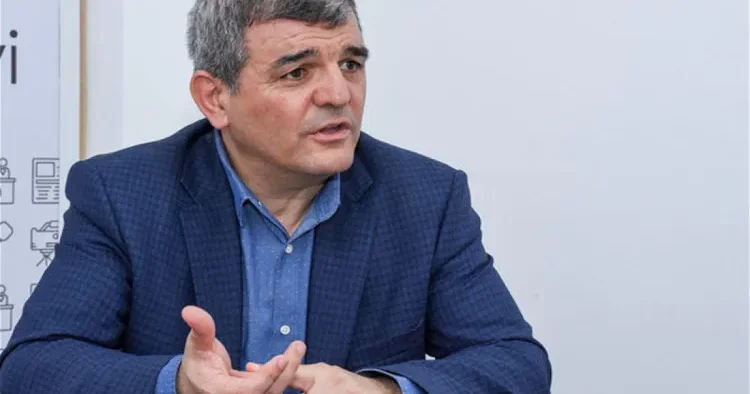 Cəmiyyətdə əxlaqsızlıq elementləri yayılıb, bəzi insanlar daha rahat həyat tərzinə meyil göstərirlər Fazil Mustafa