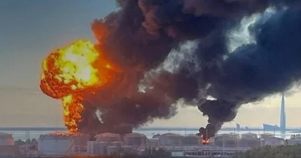 Sankt Peterburq od içində: Ukrayna dronları Kronştadt limanındakı gəmilərə və infrastrukturlara zərbə endiriblər