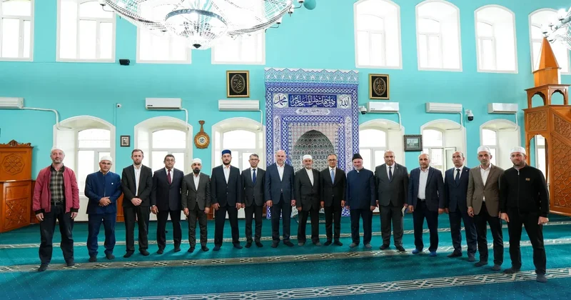 Ramin Məmmədov Cümə və İmam Əli məscidlərini ziyarət edib