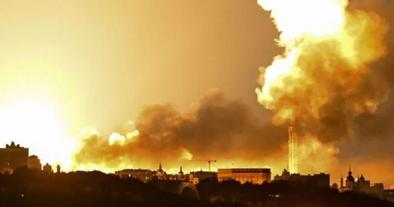 Россия бомбит торговые склады видео