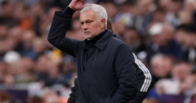 Mourinyonun qara siyahısına düşdülər