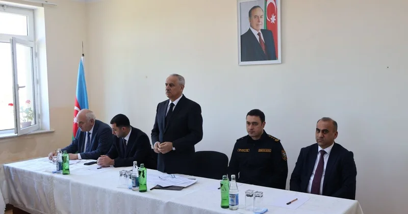 Yol, məscid və elektrik dirəkləri: Caqarqışlaq sakinləri icra başçısından nə istədi? FOTO