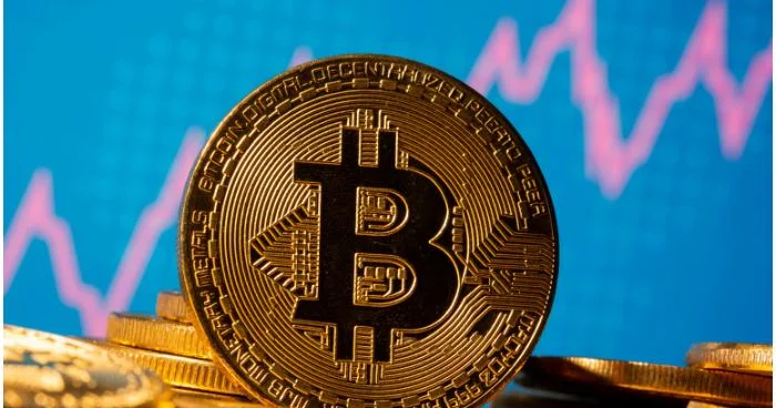 “Bitcoin” 8 apreldən sonra ilk dəfə 70 min dollardan aşağı düşüb