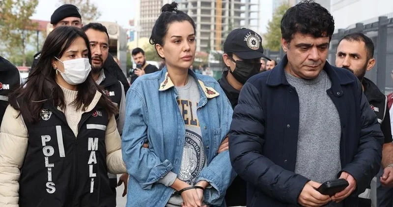 Məhşur bloggerə silahlı hücum yaralandı