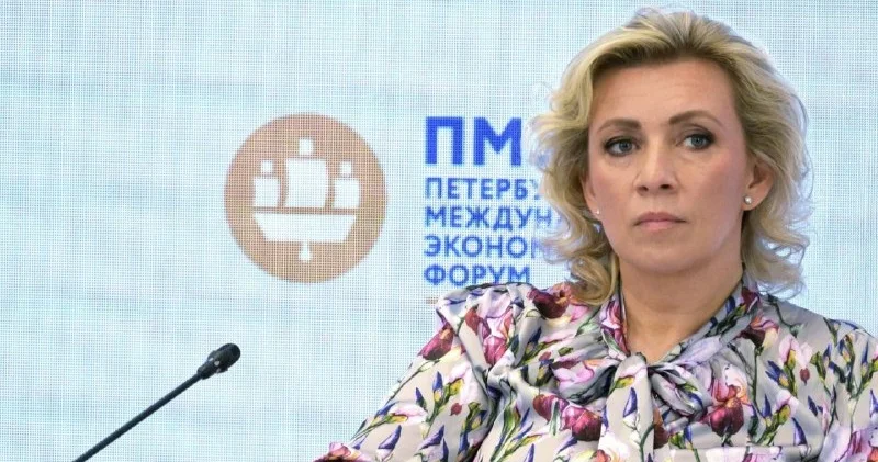 Zaxarova: Ermənistanı öz vətəndaşları xilas etməlidir