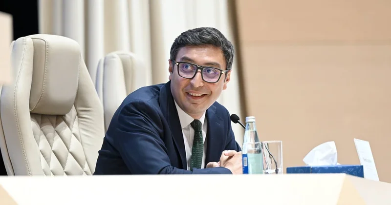 Fərid Qayıbov ötən ay beynəlxalq yarışlarda uğur qazanan idmançılarla görüşüb FOTO