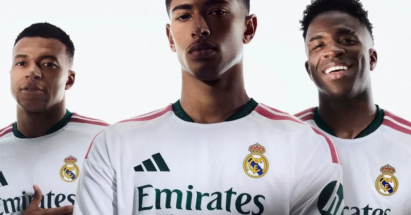 “Real Madrid” yeni mövsüm formasını təqdim etdi FOTOLAR