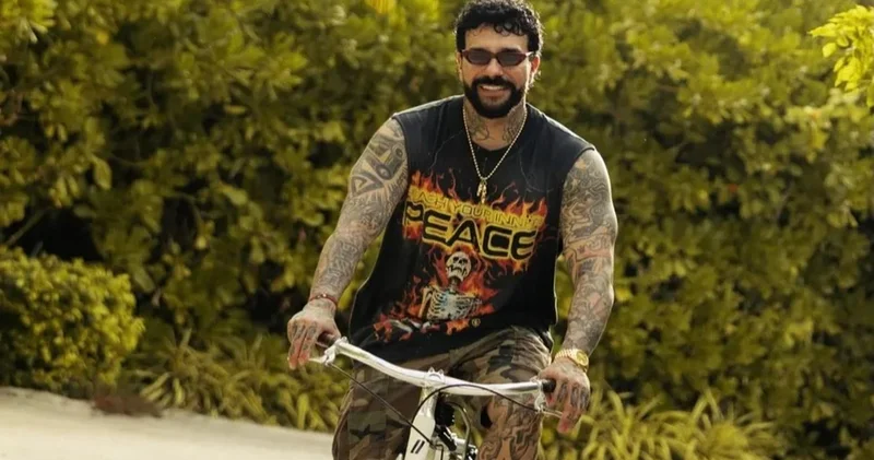 Timati bahalı maşınını paylaşdı