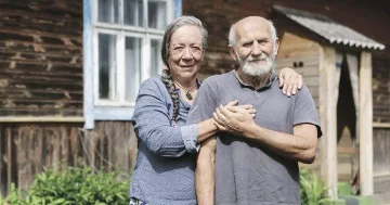Belaruslu 150 dən çox ölkəni gəzib doğma kəndinə qayıtdı...