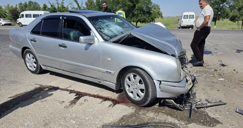 Naxçıvanda minik avtomobili avtobusla toqquşdu 3 yaralı var FOTO