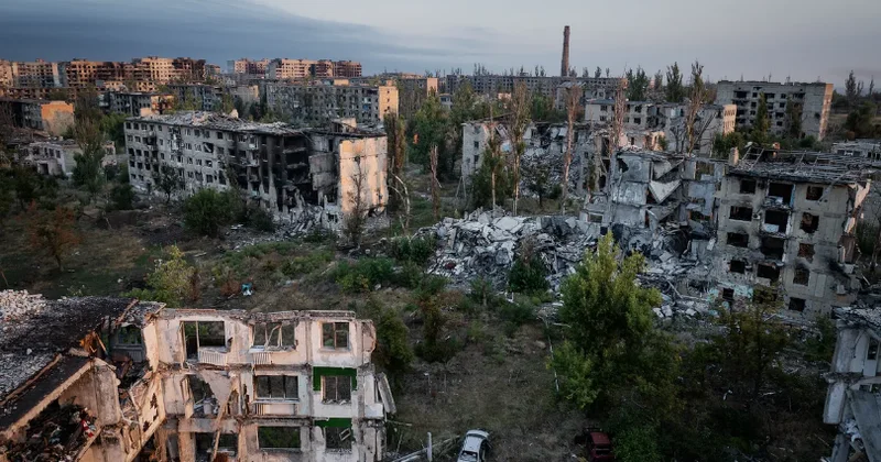 Donetskdə PUA sərnişin avtobusuna dəydi: 7 ölü, 11 yaralı