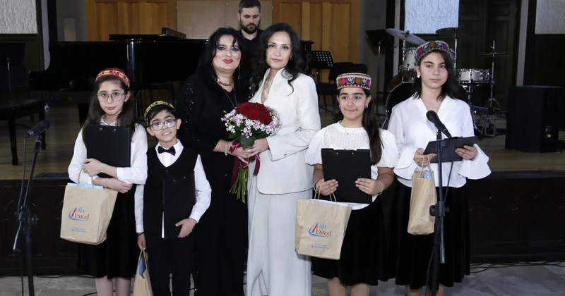 Когда птицы собирают песни: сказка Лалы Умуд ожила на сцене (ФОТО)