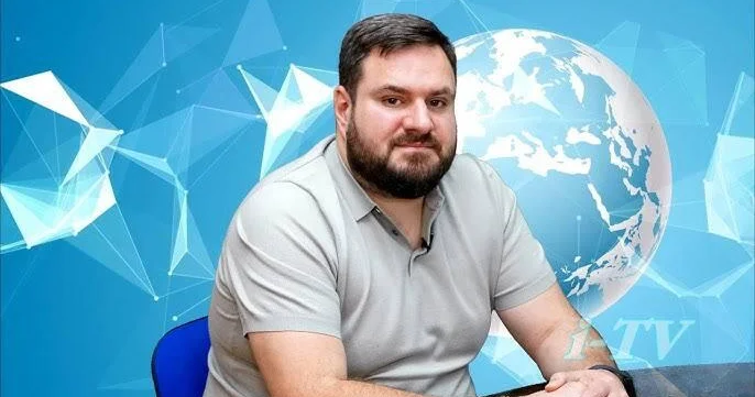 На пророссийского блогера Мику Бадаляна завели уголовное дело