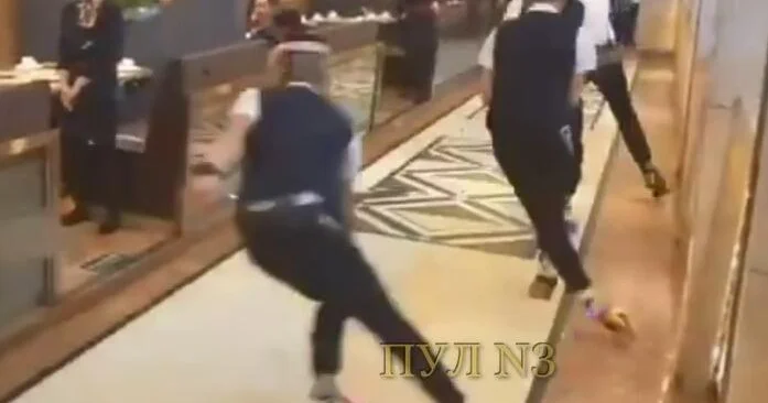 В Китае открылся ресторан с самыми быстрыми официантами ВИДЕО