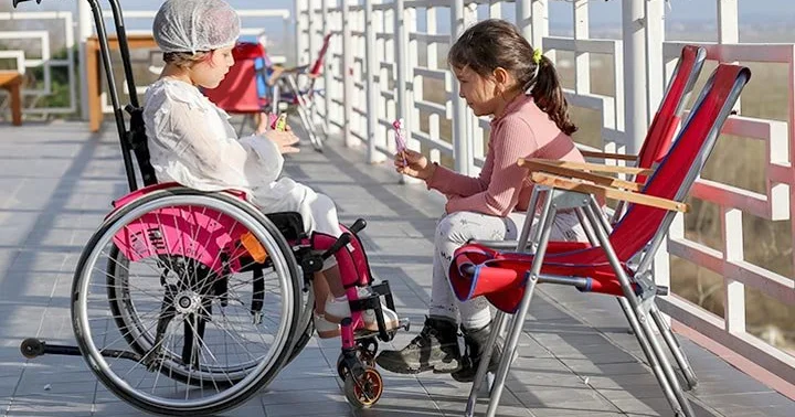 Əlilliyi olan uşaqlara qulluqla bağlı yeni qaydalar müəyyənləşib
