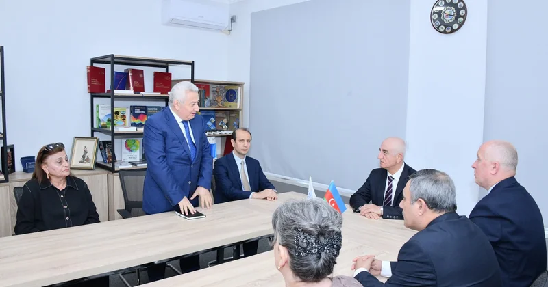 Yeni rektor özünə müşavir təyin etdi FOTO