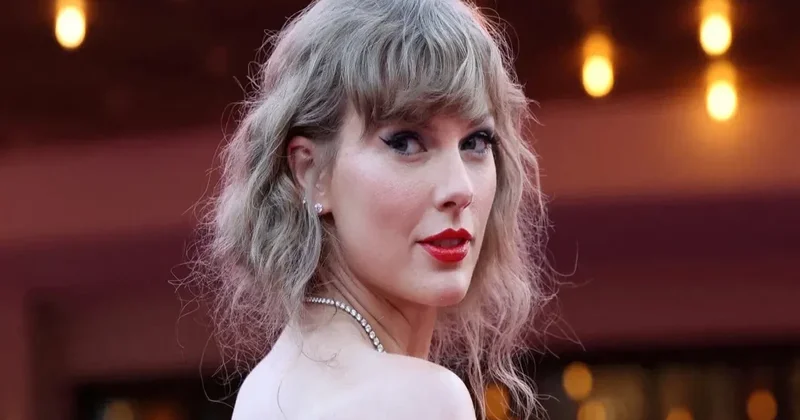 Teylor Svift Oyuncaqların hekayəsi seriyasının yeni filminə mahnı həsr etdi