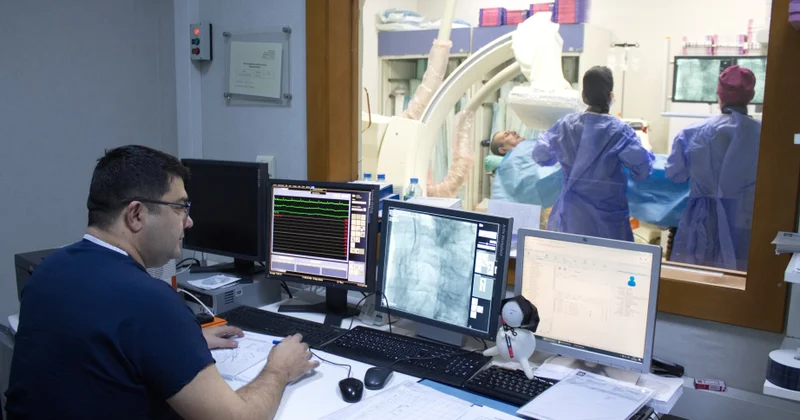 ® Mərkəzi Gömrük Hospitalında TAVİ və yüksək texnologiyalı invaziv kardioloji əməliyyatlar uğurla icra olunur