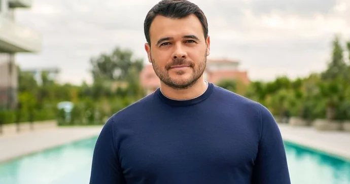 Emin Rusiyadakı konsertini təxirə salır? FOTO